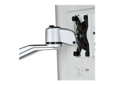 Ein silberner Monitorarm ist an der Rückseite eines Computermonitors befestigt und ermöglicht eine verstellbare Positionierung.