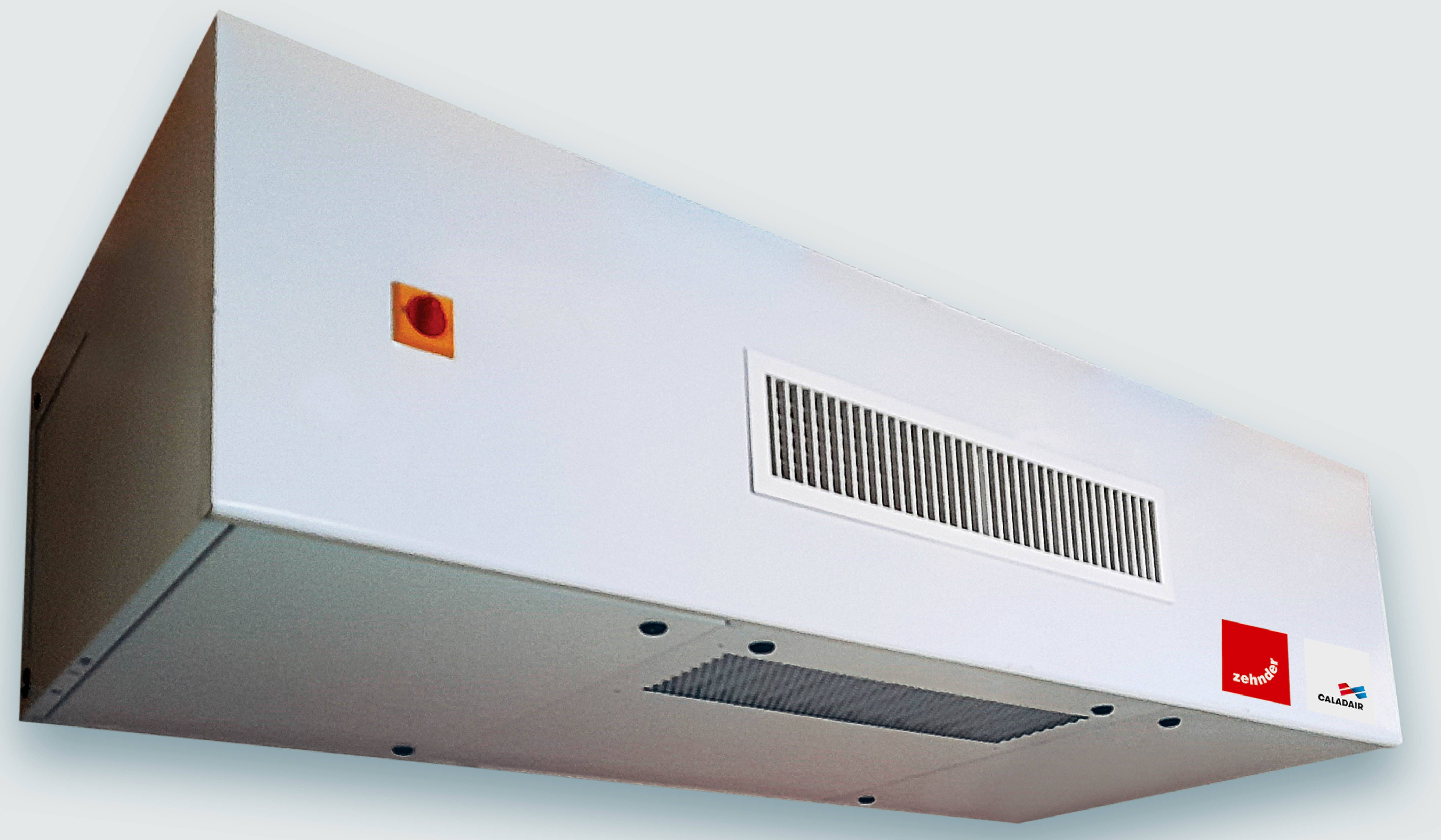 Weiße rechteckige, an der Decke montierte Belüftungsanlage mit Gittern und kleinen Markenbezeichnungen an der Seite.