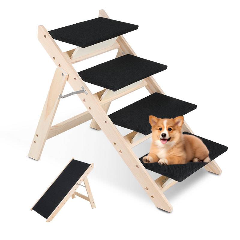 Holztreppen für Haustiere zum Einklappen mit schwarzen Teppichstufen, auf denen ein Corgi auf der unteren Stufe liegt; eine kleine eingeklappte Stufe sitzt daneben.