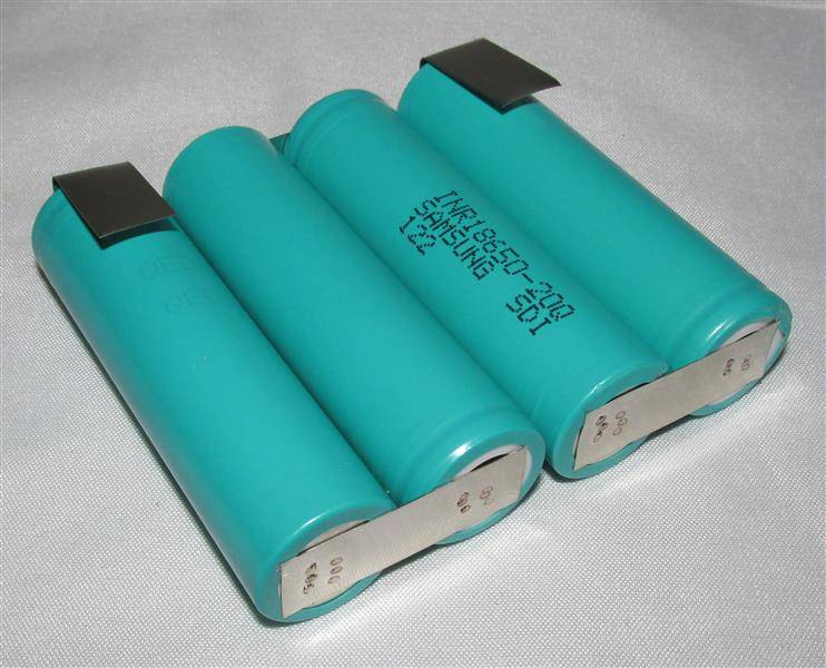 Akkupack für RYOBI BPL1414 / AEG L1414R / WORKZONE WZAS 14,4/1 Li 45.113.26 - 14,4 Volt Li-Ion zum Selbsteinbau 3000mAh / 43,20Wh - Li-Ion