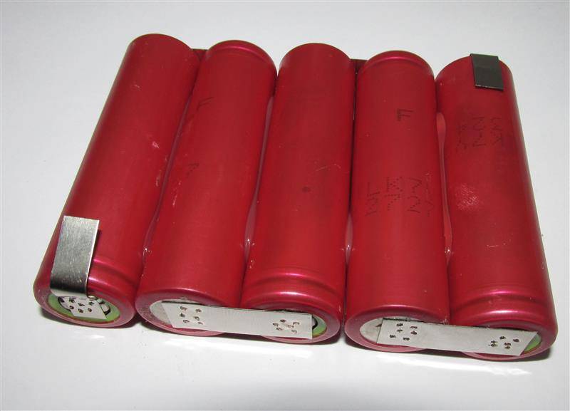 Akkupack für Grizzly 91099411 / Accu Pack AP 18 - 18 Volt Li-Ion zum Selbsteinbau 2000mAh / 36,00Wh - Li-Ion