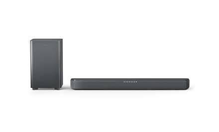 Schwarze Soundbar mit separatem kabellosem Subwoofer auf weißem Hintergrund.