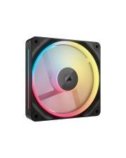 RGB-Computerlüfter mit quadratischem schwarzem Rahmen und kreisförmigem, mehrfarbig beleuchtetem Lüfterblatt.