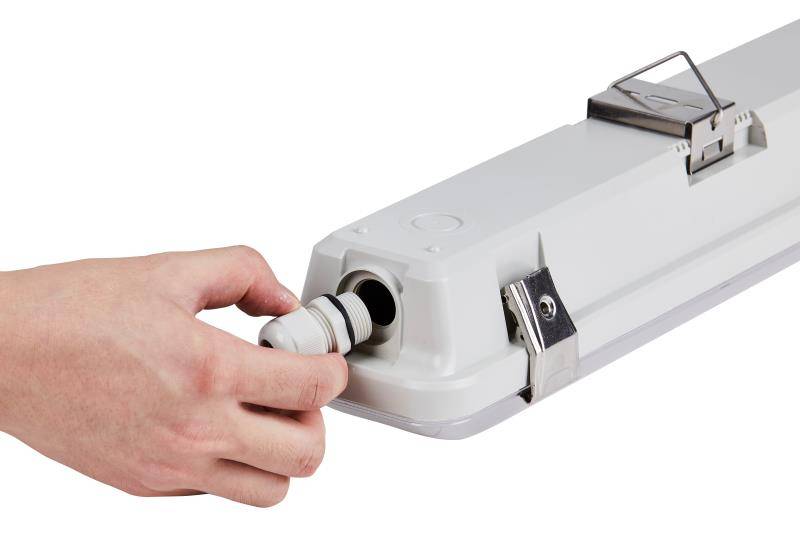 DOTLUX LED-Feuchtraumleuchte MISTRALsensor IP66 1540mm 39W Powerselect 4000K gefrostet mit Radarsensor