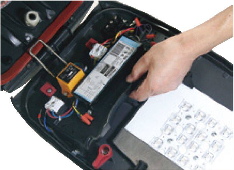 DOTLUX LED-Strassenleuchte BELUGAmini 19-38W 4000K SKII 10m Kabel ohne Mastadapter