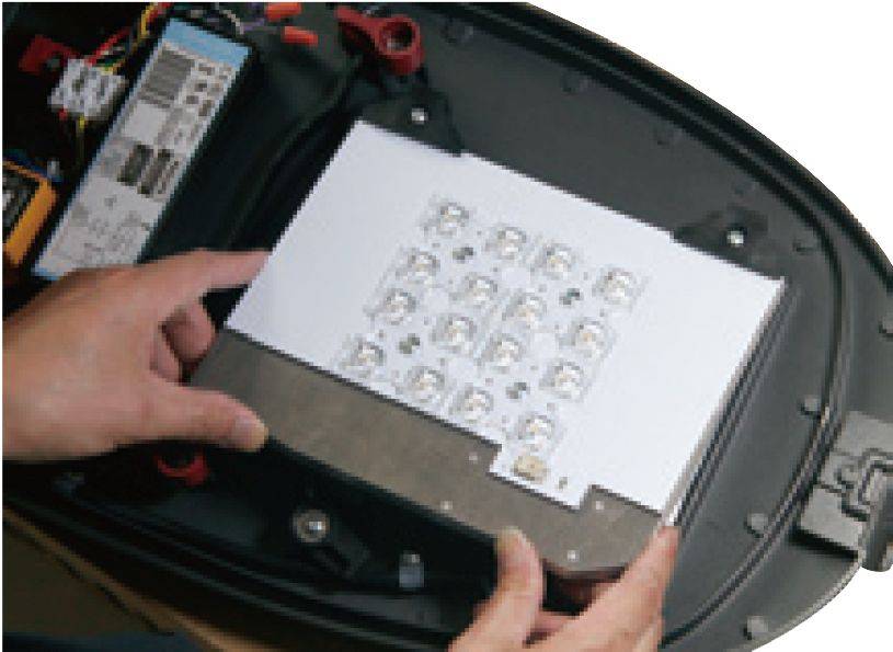 DOTLUX LED-Strassenleuchte BELUGAmini 19-38W 4000K SKII 10m Kabel ohne Mastadapter