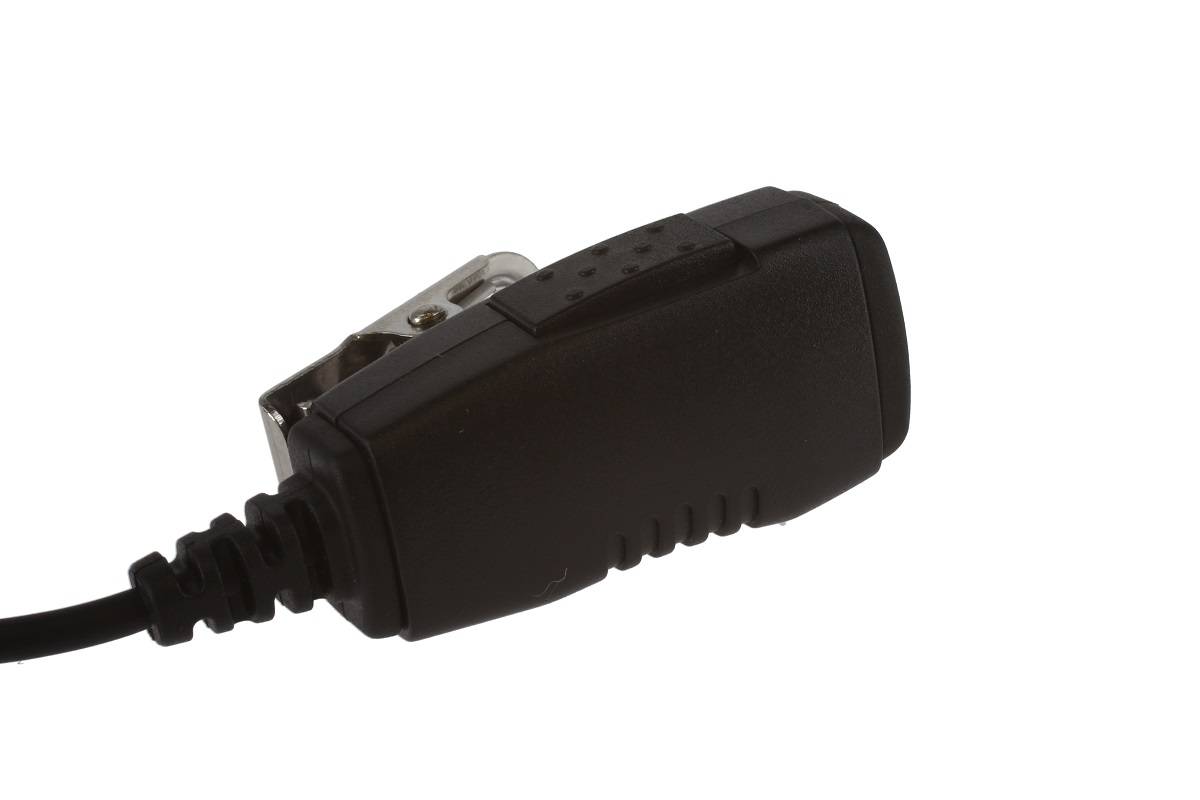 Ein schwarzer Krokodilklemme mit Schutzabdeckung wird gezeigt. Es ist ein Werkzeug, das häufig zum Verbinden von Drähten in Elektroprojekten verwendet wird.