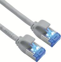 Zwei graue Ethernet-Kabel mit blauen RJ45-Steckern, in Nahaufnahme auf weißem Hintergrund dargestellt.