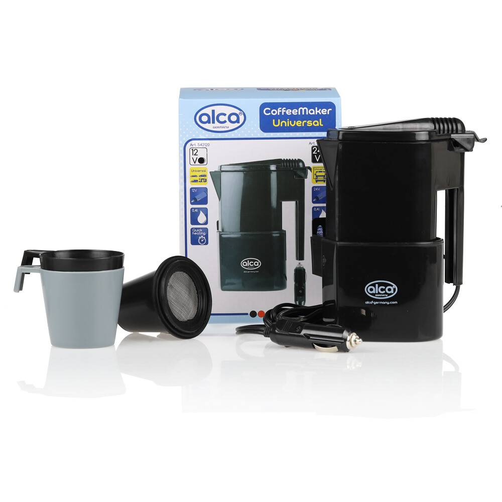 Tragbarer Autokaffeemaker mit Verpackung, einer Tasse und Stromkabel auf dem Display.