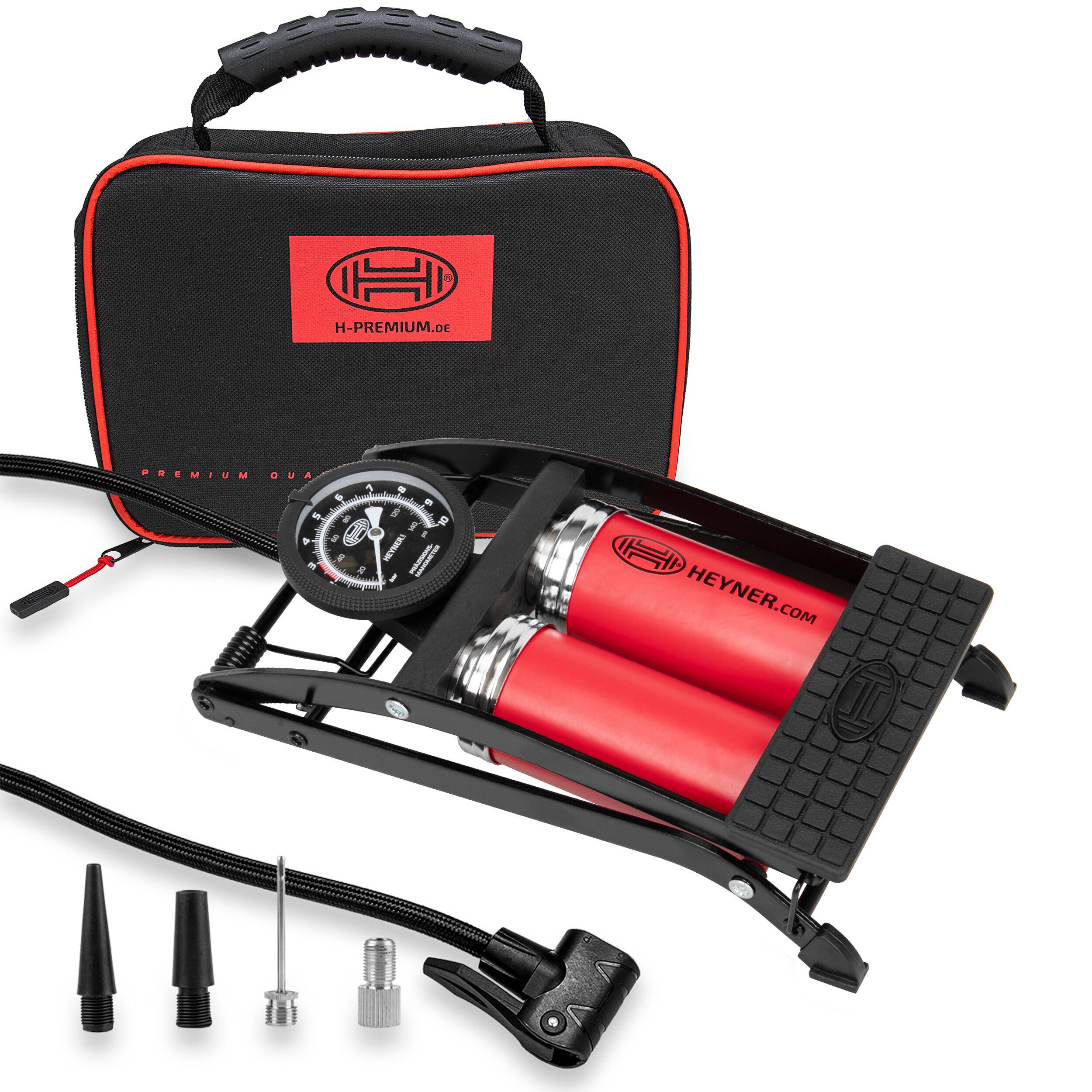 Tragbarer Luftkompressor-Bausatz mit Transporttasche, Druckmessgerät, Schlauch, Reifenventilstecker, Adapter und roten Behältern mit der Marke „HEYNER.COM