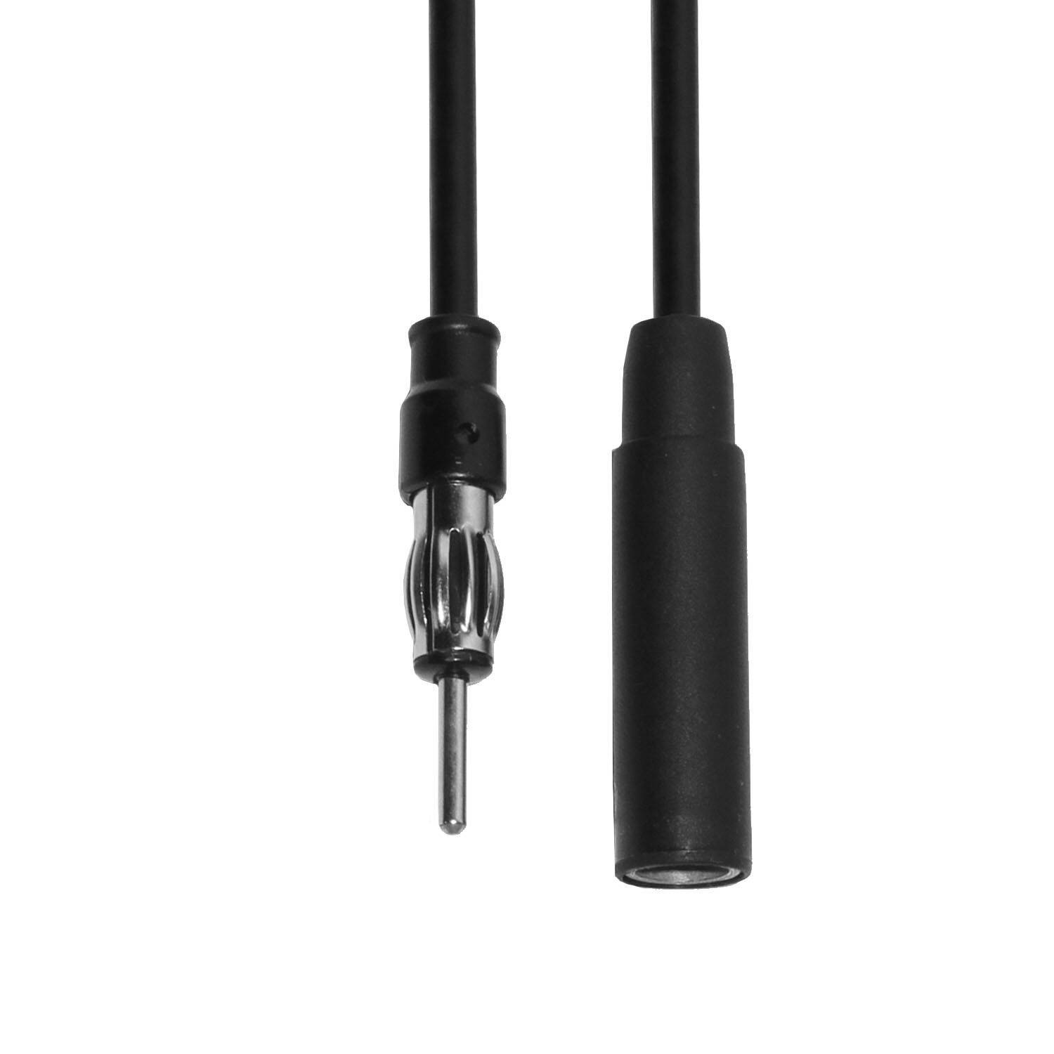 „Zwei schwarze Audiokabel: eines mit einem Metallstecker, das andere mit einem abgerundeten Adapter, freigestellt auf weißem Hintergrund.