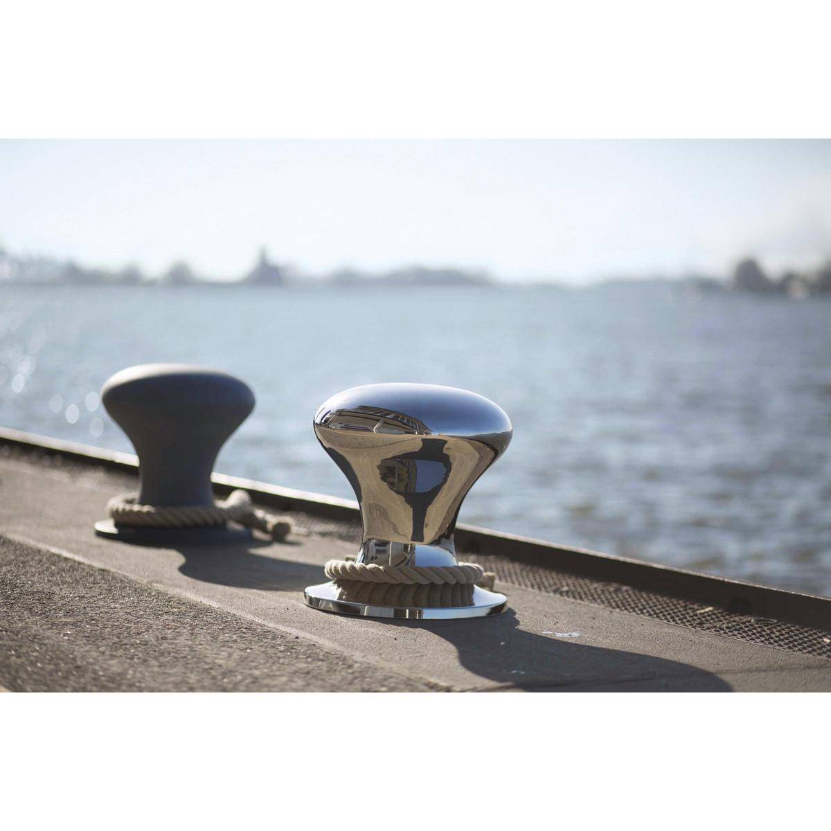 Hamburger Hocker, glänzend, poliert