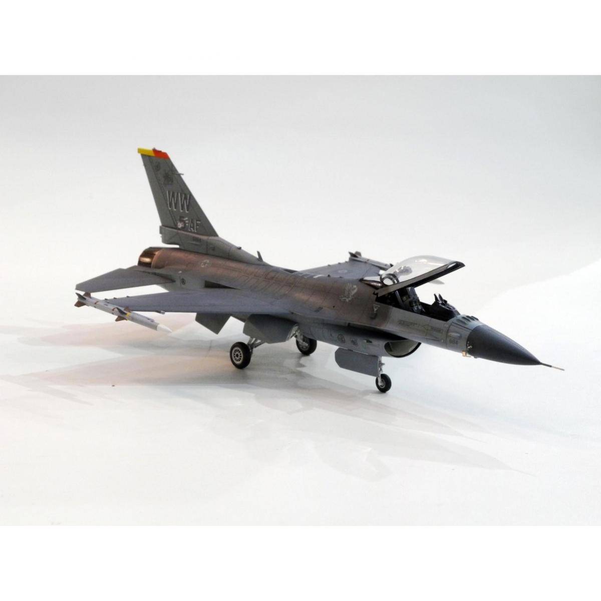 300060786 - Modellbausatz, 1:72 US F-16CJ Fighting Falcon