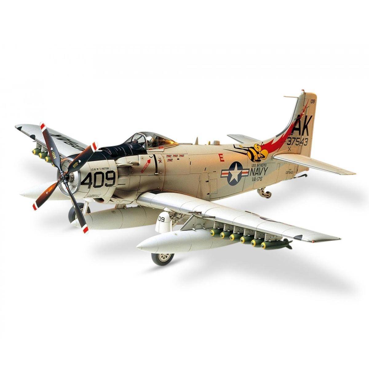 61058 - Modellbausatz,1:48 USN Douglas A1-H Skyraider