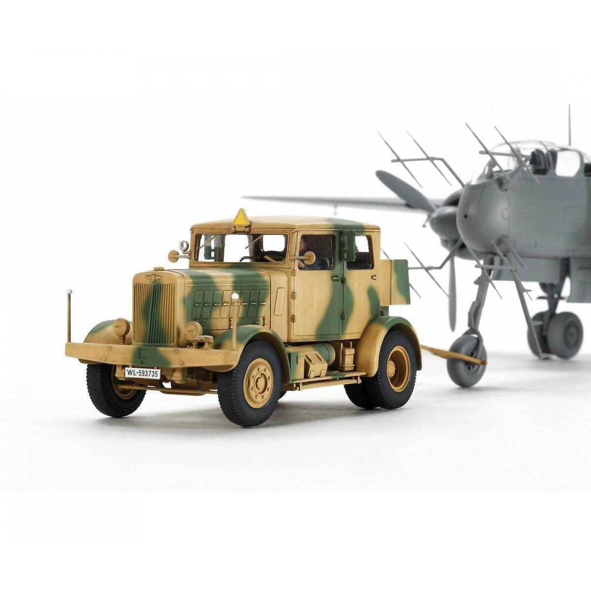 32593 - Modellbausatz,1:48 Dt. Zugmaschine SS-100