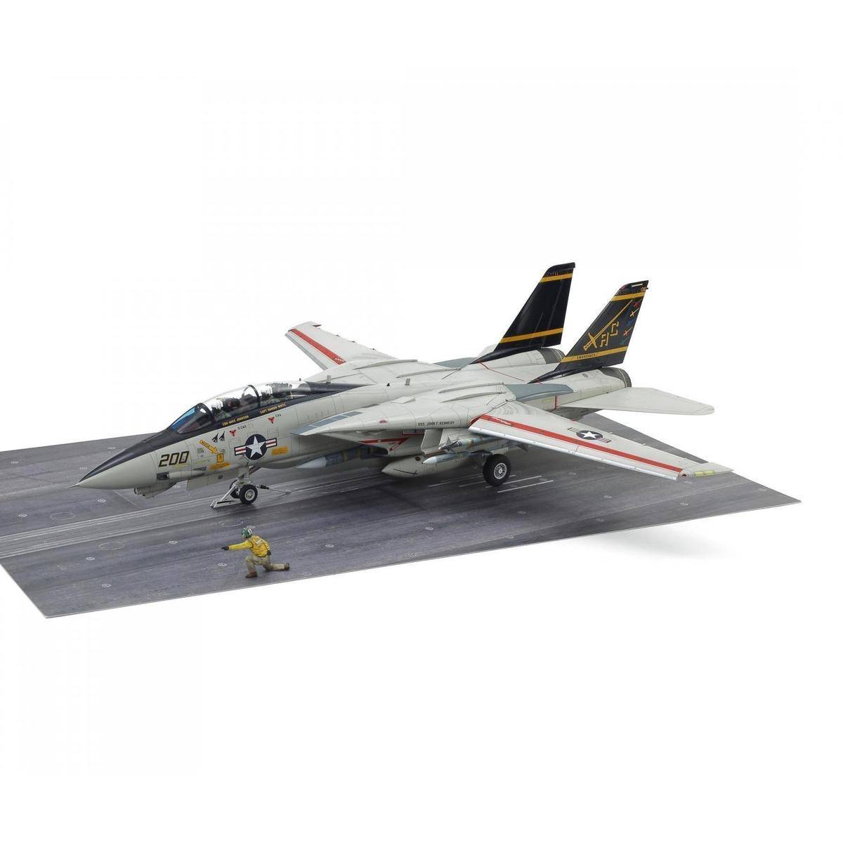 61122 - Modellbausatz,1:48 Grumman F-14A Flzg-Trägerstart Spä.