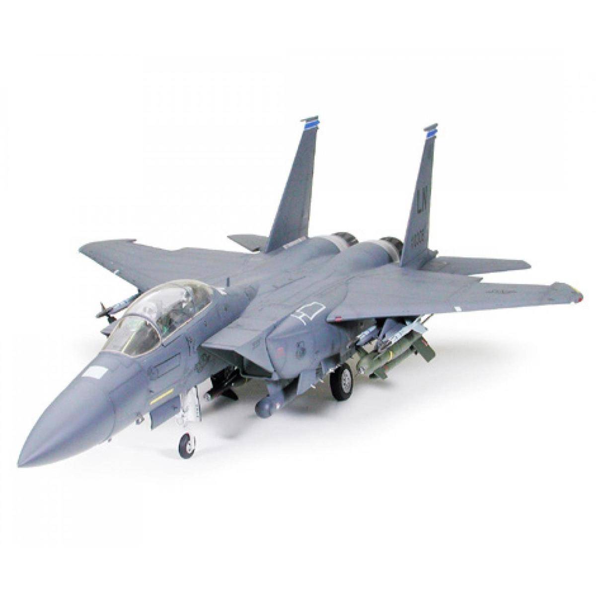 300060312 - 1:32 Bo.F-15E Strike Eagle Bunker Buster