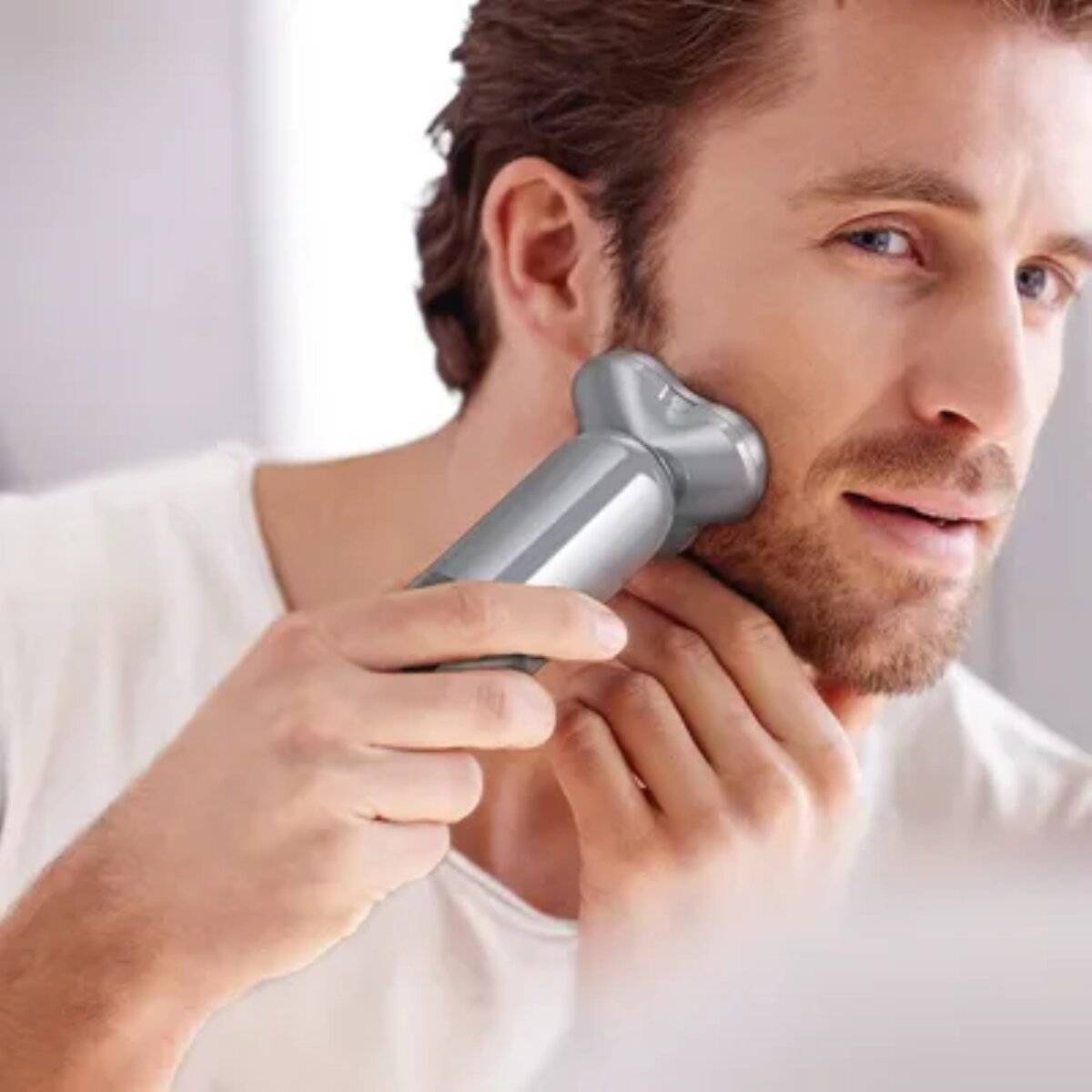 Drei-Klingen-Rasierer 600mAh mit LED-Digitalanzeigebildschirm IPX7 Wasserdicht Grau