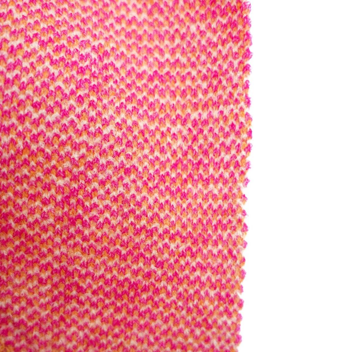 Kuscheliger Dreiecksschal mit Blumenmuster, warmhaltend für Damen 200x90 cm Creme/Pink
