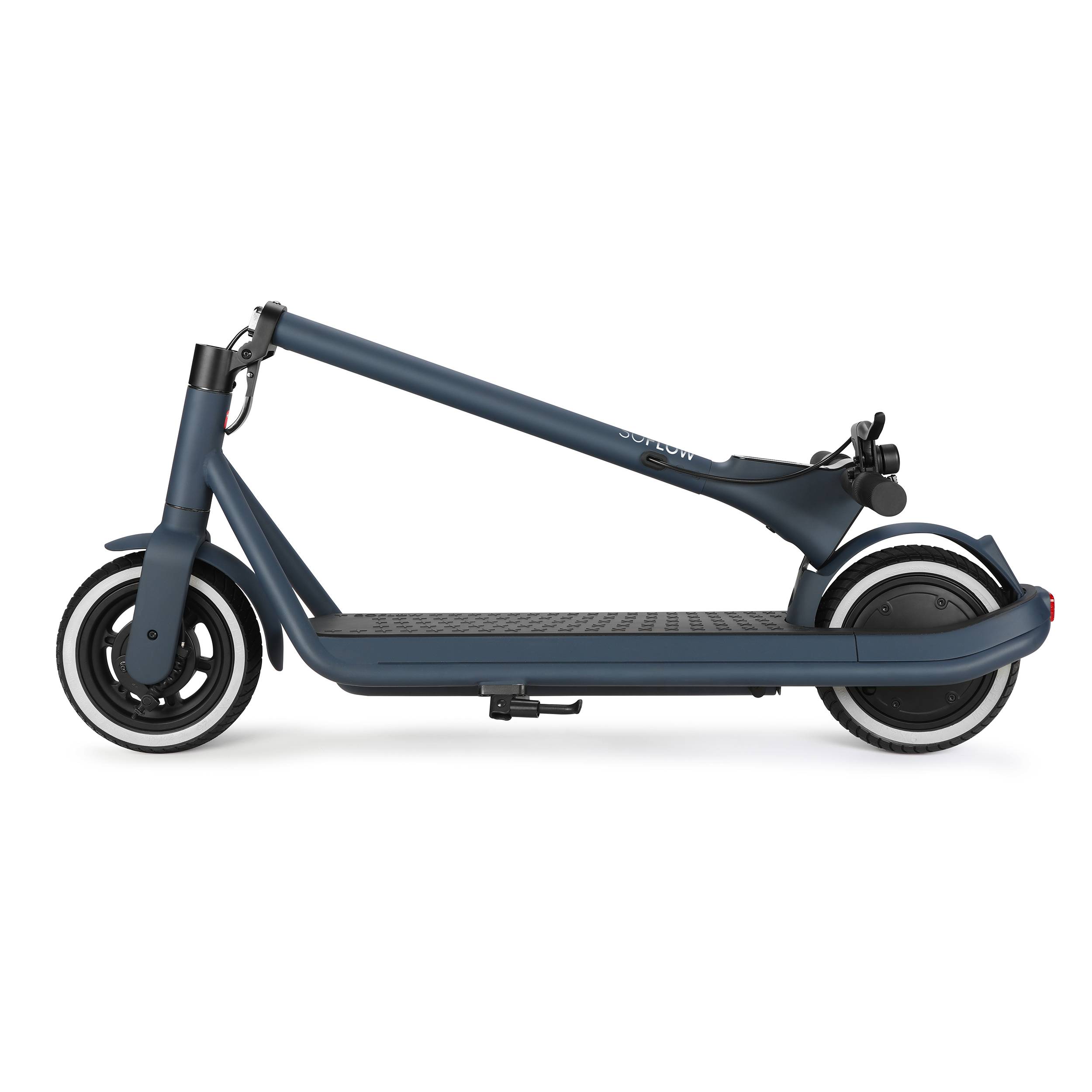 Zusammengeklappter Elektroscooter in minimalistischem Design, mit Betonung auf kompakte Tragbarkeit.