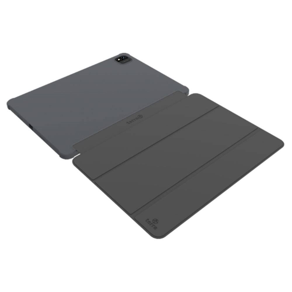 Ein dunkelgrauer Tabletkoffer wird geöffnet gezeigt, wobei seine faltbare Abdeckung hervorgehoben wird, die dazu dient, den Bildschirm zu schützen und gleichzeitig als Ständer zu fungieren.