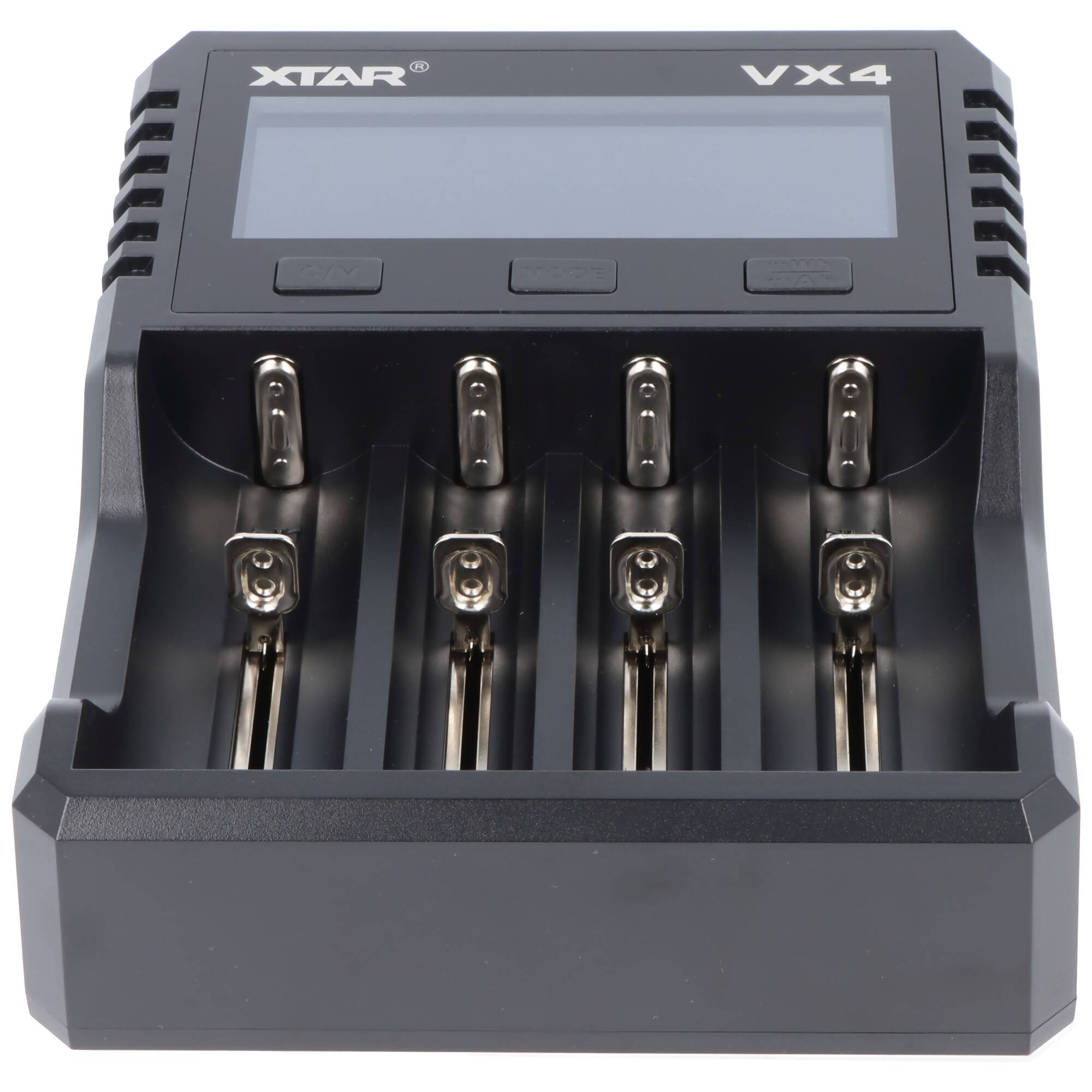 Batterieladegerät mit vier Steckplätzen, bezeichnet als 'XTAR VX4', verwendet zum gleichzeitigen Laden mehrerer Batterien.
