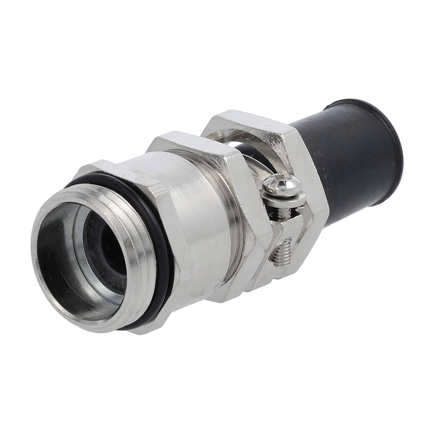 Eine Metallkabelverschraubung mit einem schwarzen Gummischlauch, verwendet zur Sicherung und zum Schutz von Kabeln in elektrischen Installationen.