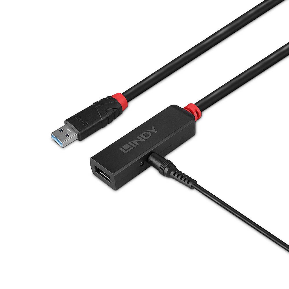 Schwarzes USB-Kabel mit einem Lindy-Inline-Adapter, der einen USB-A-Stecker und einen weiblichen USB-Anschluss auf weißem Hintergrund zeigt.