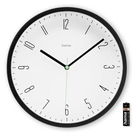 Schwarze Wanduhr zeigt etwa 10:10 mit einem 'hama'-Logo, plus eine AA-Batterie als Größenreferenz.