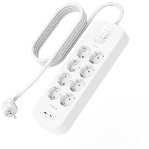 Weiße Steckerleiste mit acht Steckdosen, einem Schalter und einem langen angebrachten Stromkabel mit Stecker.