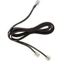 Aufgerolltes schwarzes Kabel mit modularen Steckverbindern an beiden Enden, gezeigt auf weißem Hintergrund.