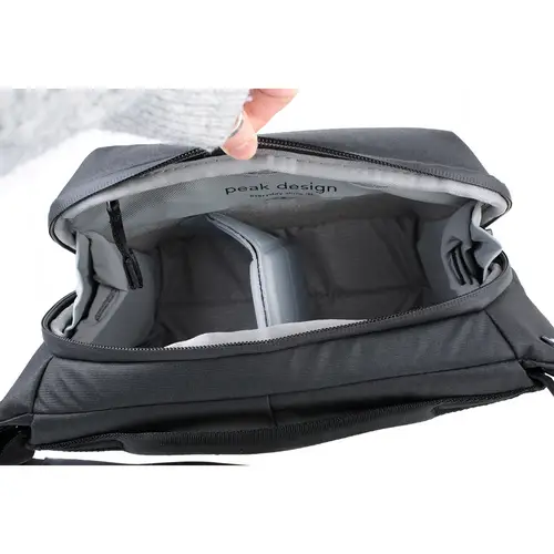 Peak Design Everyday Sling V2 3L Schultertasche - Black (Schwarz) Peak Design Everyday Sling V2 3L Schultertasche - Black (Schwarz)