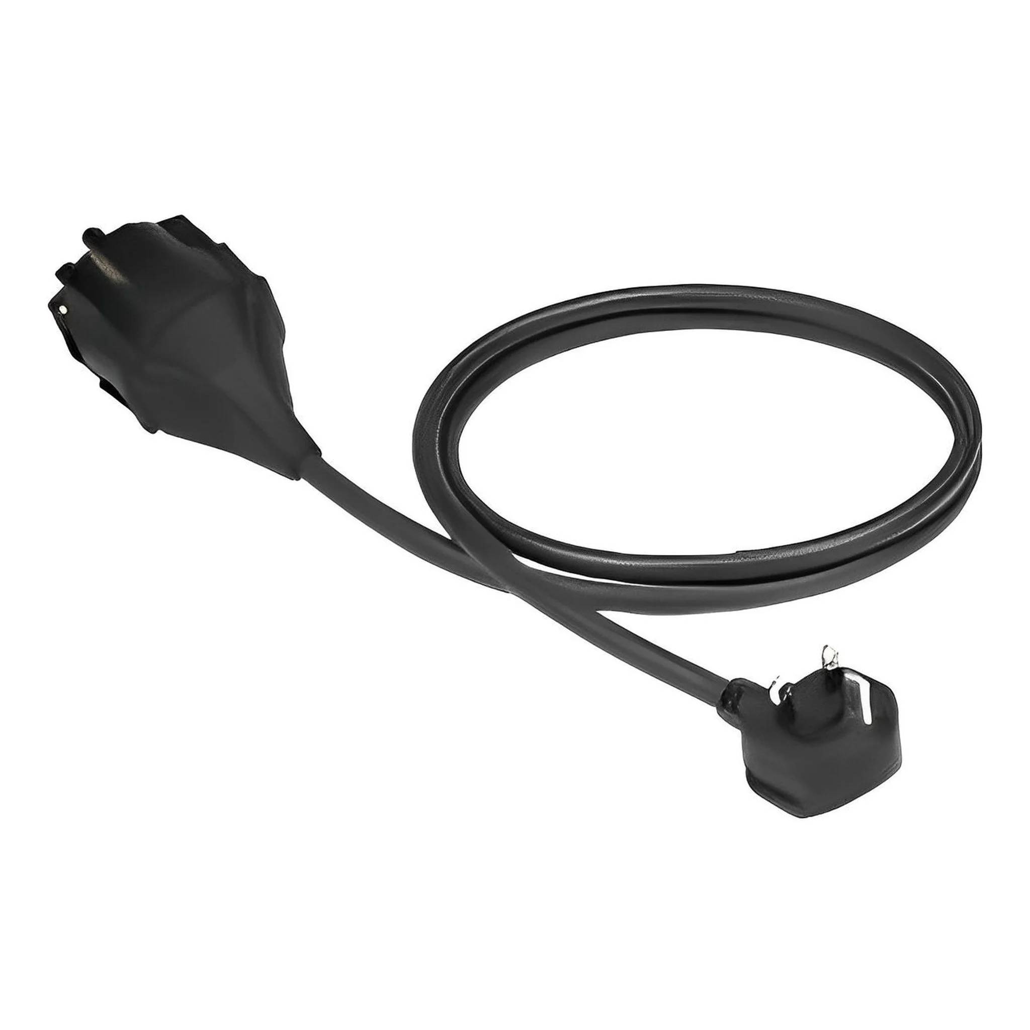Schwarzes Stromkabel mit geformtem Stecker und Verbinder, aufgerollt auf weißem Hintergrund.
