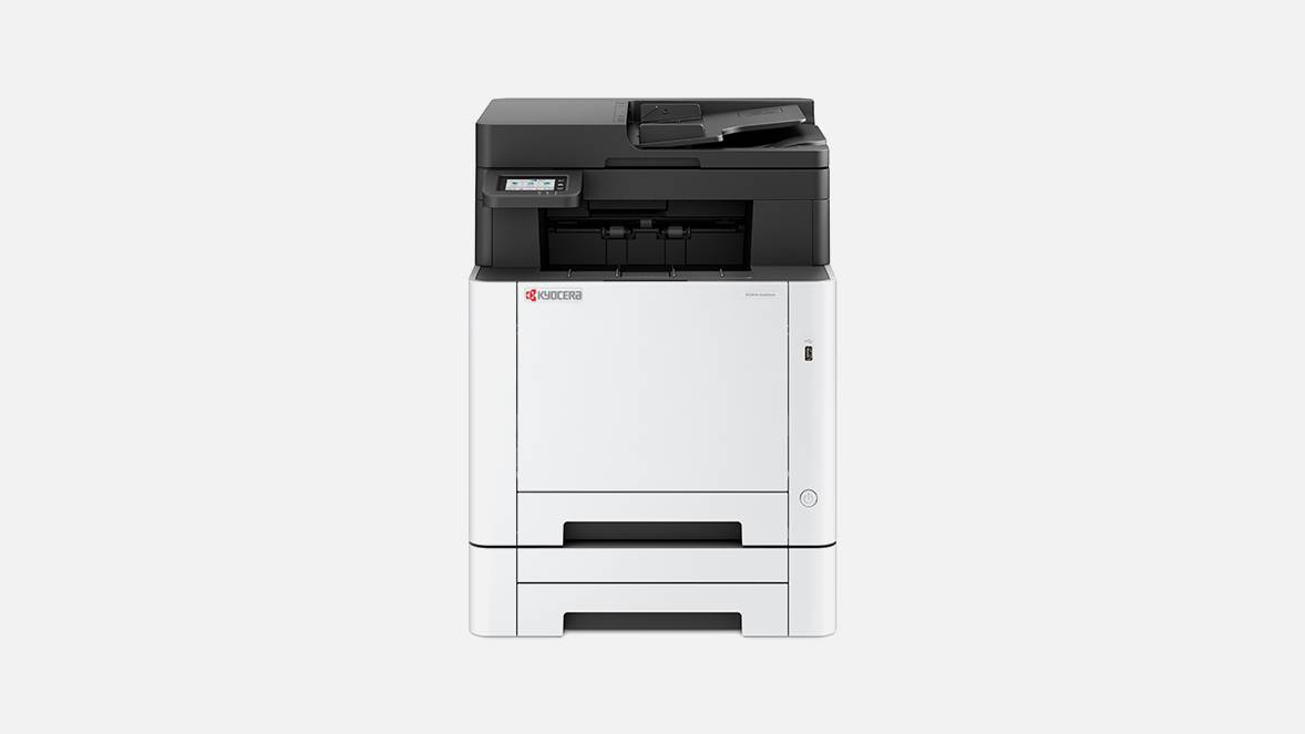 Frontansicht eines kompakten Multifunktionsdruckers/Kopierers für Büros mit Scanner und Papierfächern auf einem schlichten weißen Hintergrund