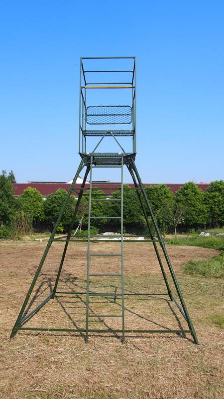 Berger + Schröter | Ansitzkanzel Hochsitz mit wetterfestem Kanzelüberzug Tarnoptik Gesamthöhe ca. 430cm