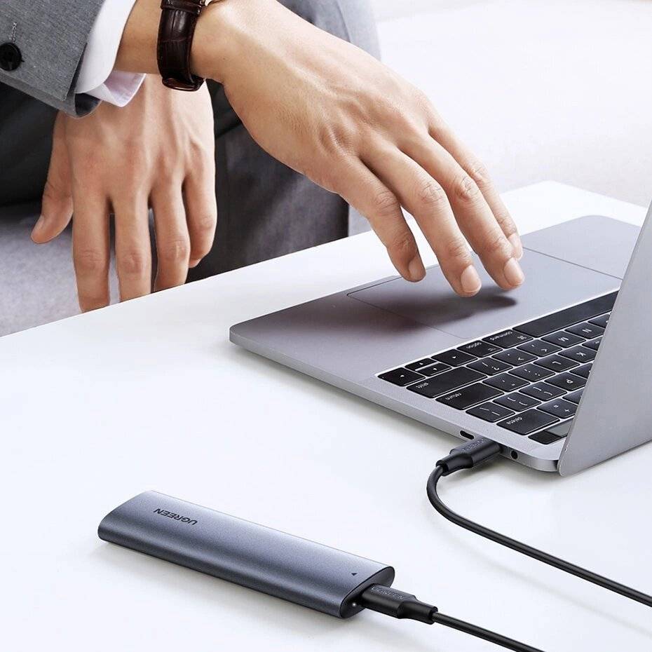 Ugreen M.2 SSD Schacht USB 3.2 Gen 2 Laufwerk SuperSpeed 10 Gbps + Type C Kabel 0,5m grau CM400