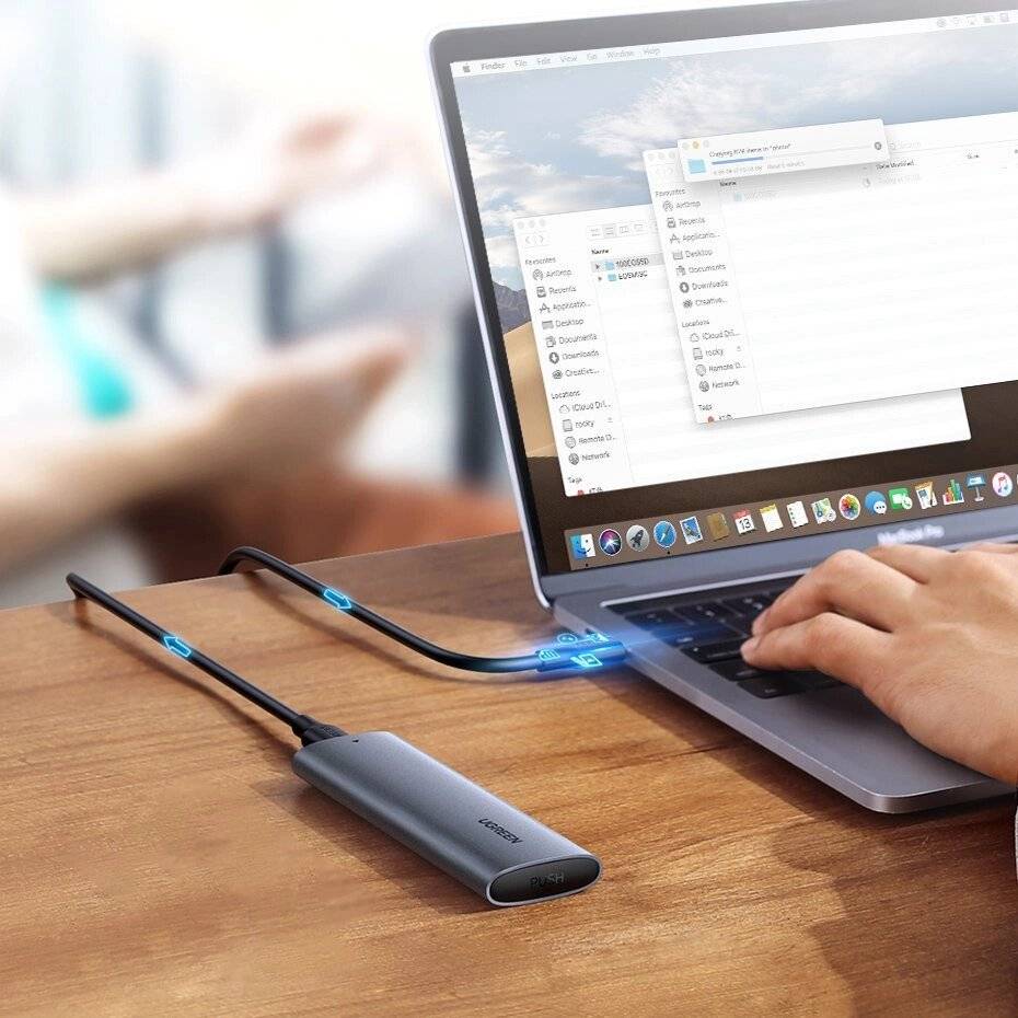 Ugreen M.2 SSD Schacht USB 3.2 Gen 2 Laufwerk SuperSpeed 10 Gbps + Type C Kabel 0,5m grau CM400
