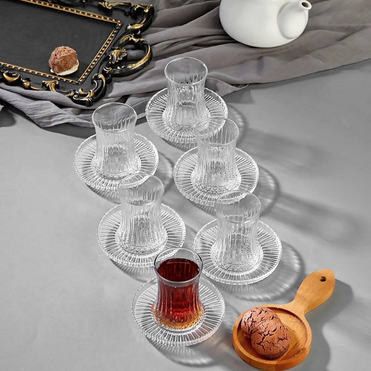 Elegantes 12er-Set Teegläser mit Unterteller 170 ml - dezente & luxuriöse Optik