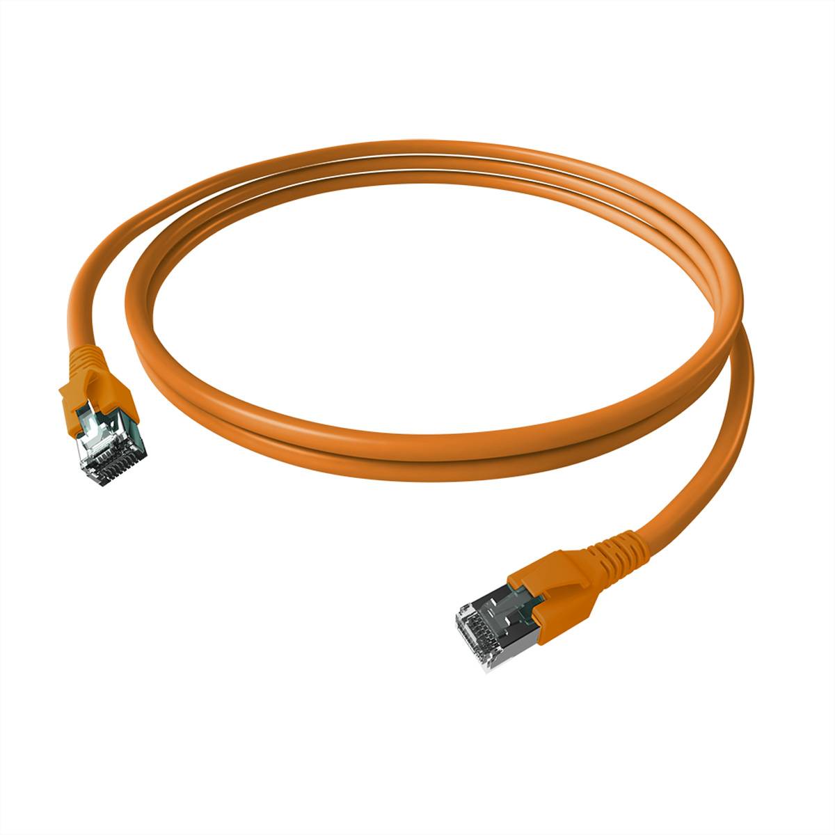 Oranges Ethernet-Netzwerkkabel mit RJ45-Steckern an beiden Enden, aufgerollt auf weißem Hintergrund.