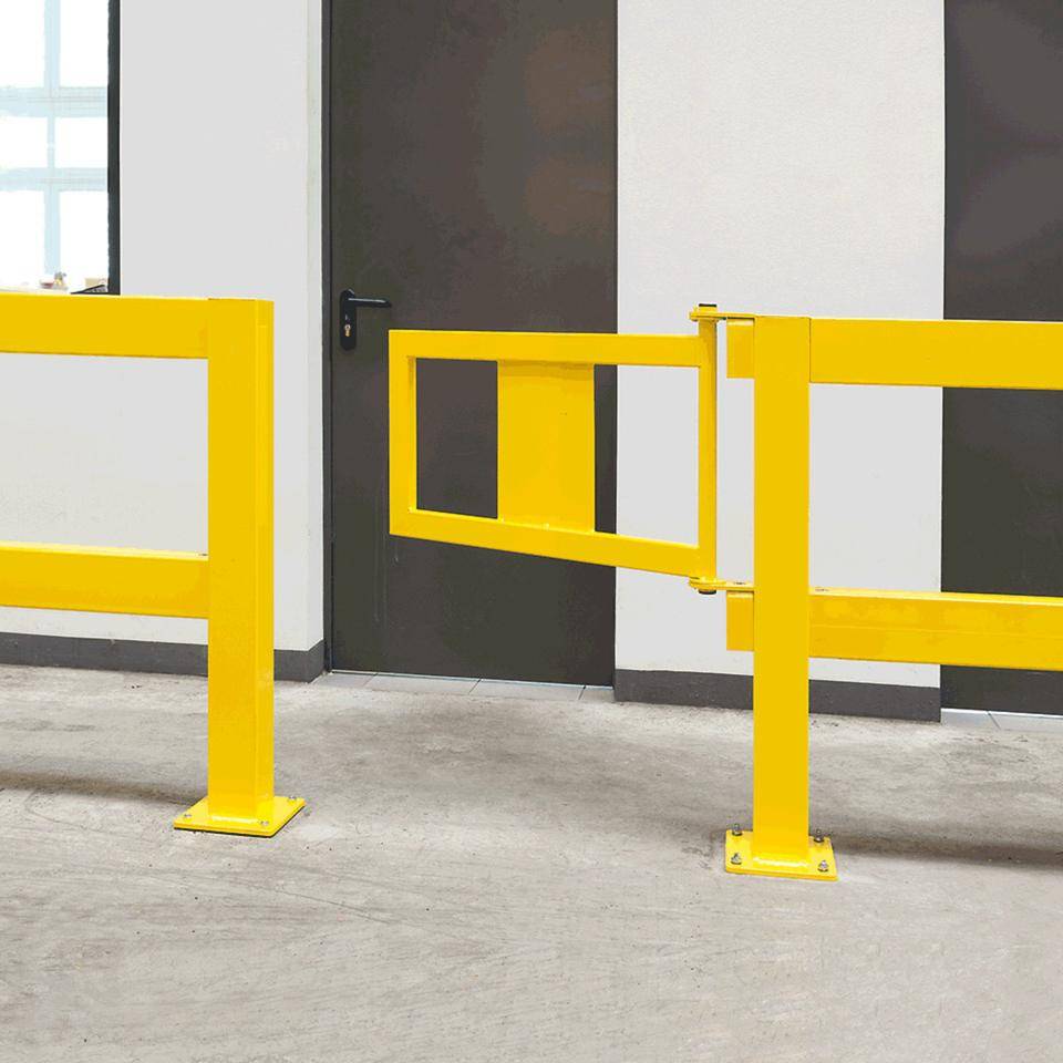 Rammschutz-Geländertür, ge, Stahl, kunststoffbesch., 835x475mm, m.Beschlag 905x520mm