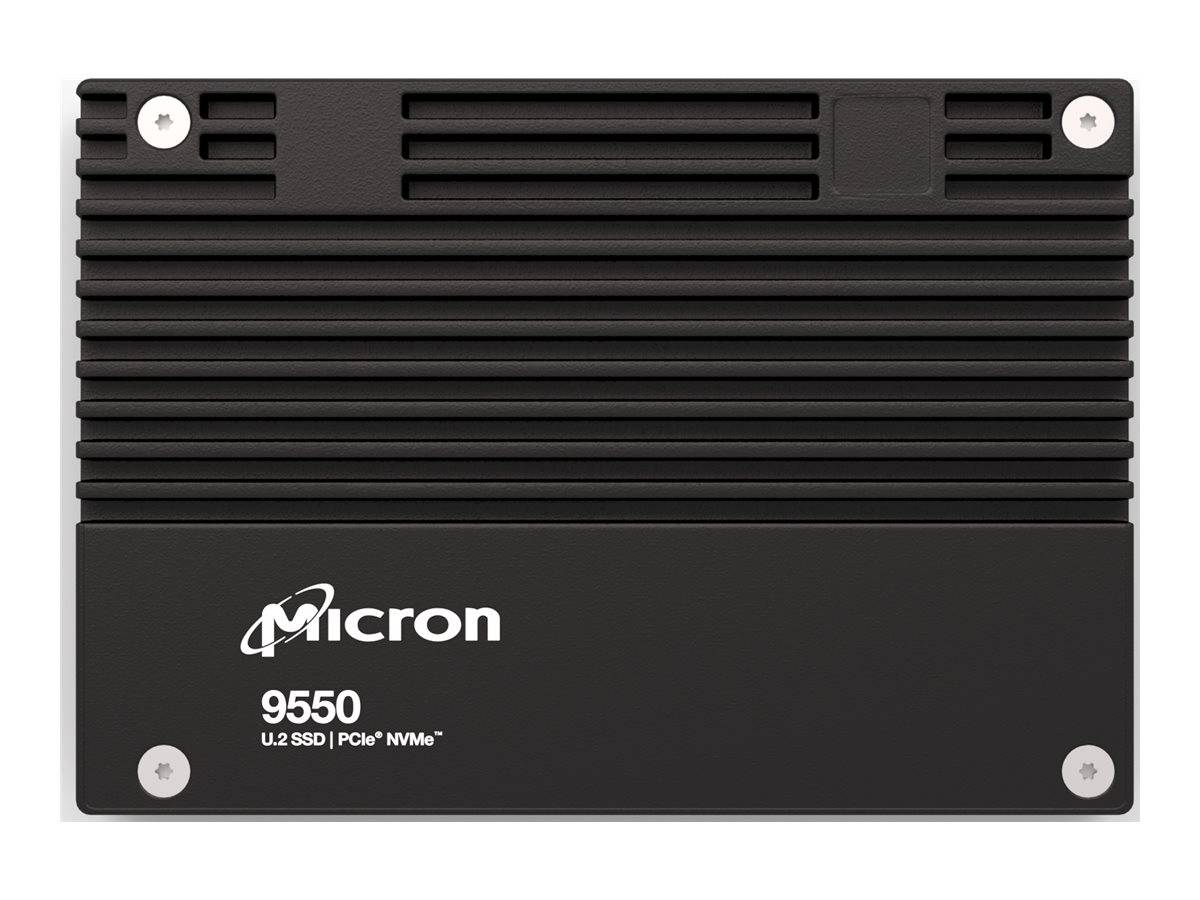 Micron 9550 U.2 PCIe NVMe SSD-Laufwerk mit schwarzem Riffel-Gehäuse und Eckschrauben.
