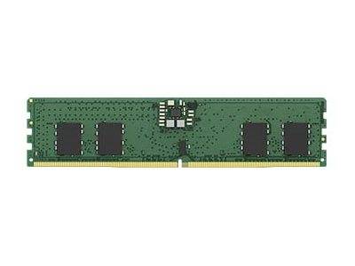 Grünes Computer-RAM-Speichermodul mit vier schwarzen Chips auf weißem Hintergrund