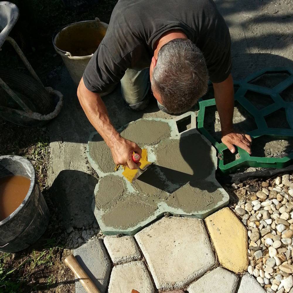 1 Stk. Pflasterform 43*43*4 CM, Betonform DIY Gießform, aus Kunststoff, für Gehwegen Terrasse Garten Gehweg