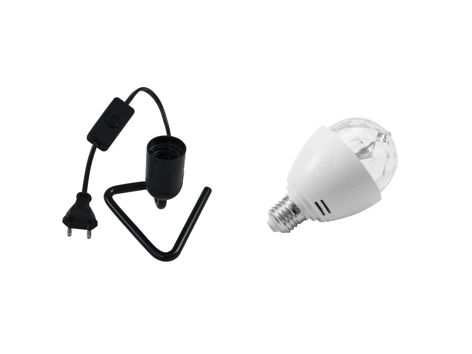 Eine schwarze Glühbirnenfassung mit Stromschalter-Kabel ist links. Eine weiße LED-Glühbirne mit transparenter Oberseite ist rechts.