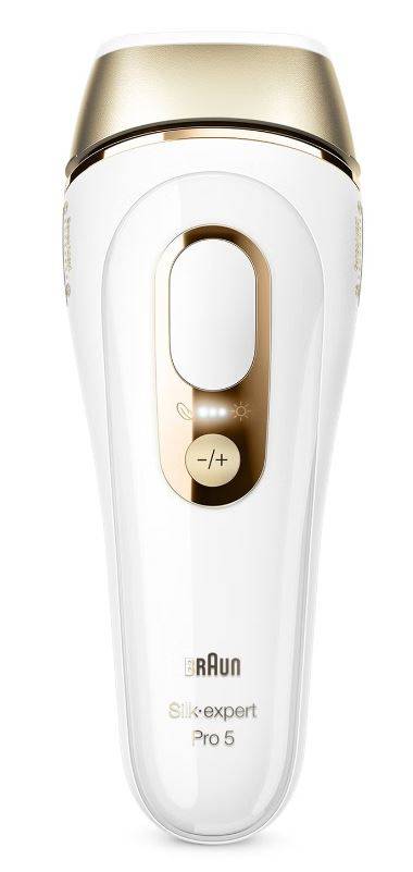 Braun Silk-Expert Pro 5 tragbares Lichthaarentfernungsgerät in Weiß und Gold, Vorderansicht auf neutralem Hintergrund.