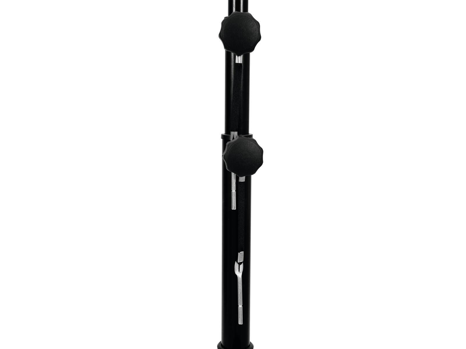 Ein schwarzer Ständer mit verstellbaren Knöpfen und zwei metallischen Stützen, der wahrscheinlich dazu dient, Ausrüstung oder Geräte sicher zu befestigen.