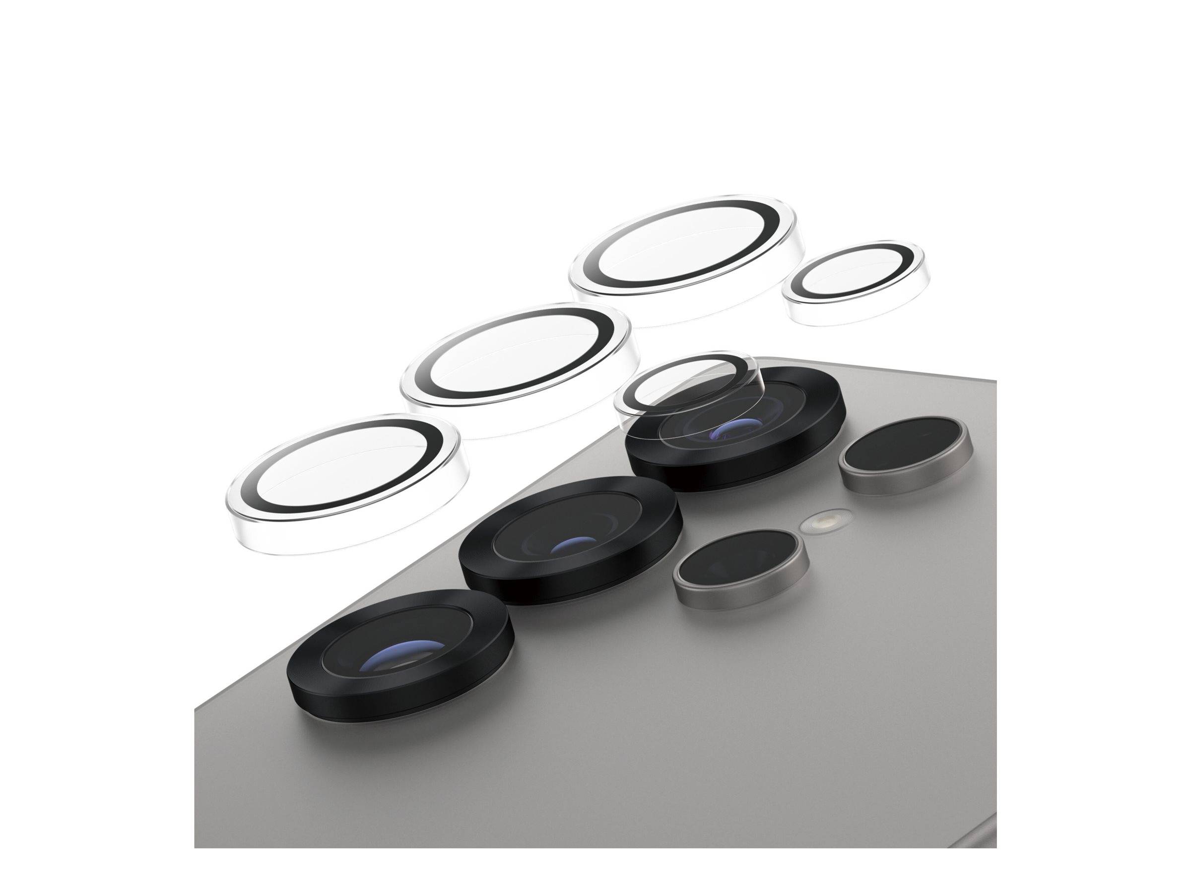 Nahaufnahme der Rückseite eines Smartphone-Kameraobjektivs. Drei Objektive sind zu sehen, mit zusätzlichen Objektivkomponenten, die darüber schweben und die Designschichten veranschaulichen.