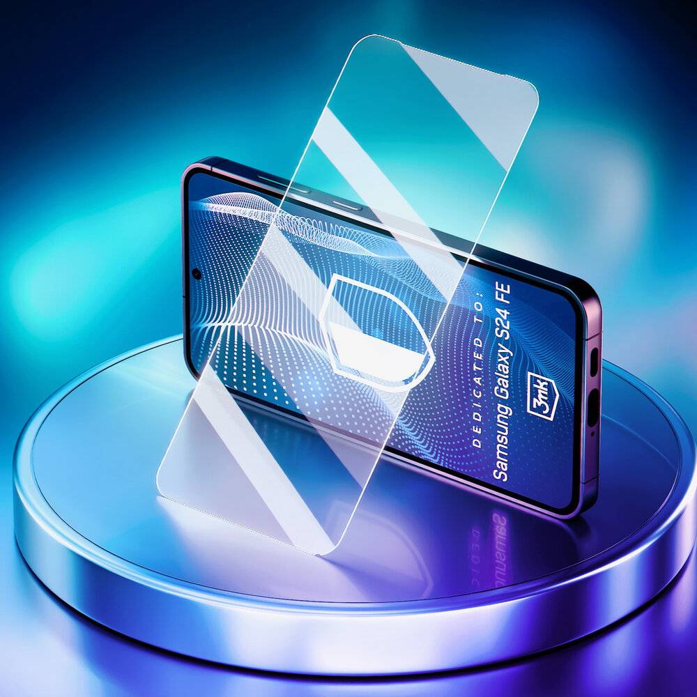 Ein Samsung Galaxy S24 FE Smartphone zeigt eine technische Grafik auf seinem Bildschirm an und ist vertikal auf einer leuchtenden kreisförmigen Plattform positioniert.