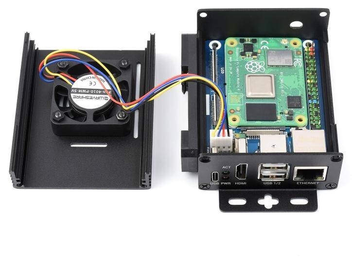 Waveshare Base Board + Gehäuse, Erweiterung für Raspberry Pi CM4, RJ45, HDMI, USB, PCIe, RTC, M.2