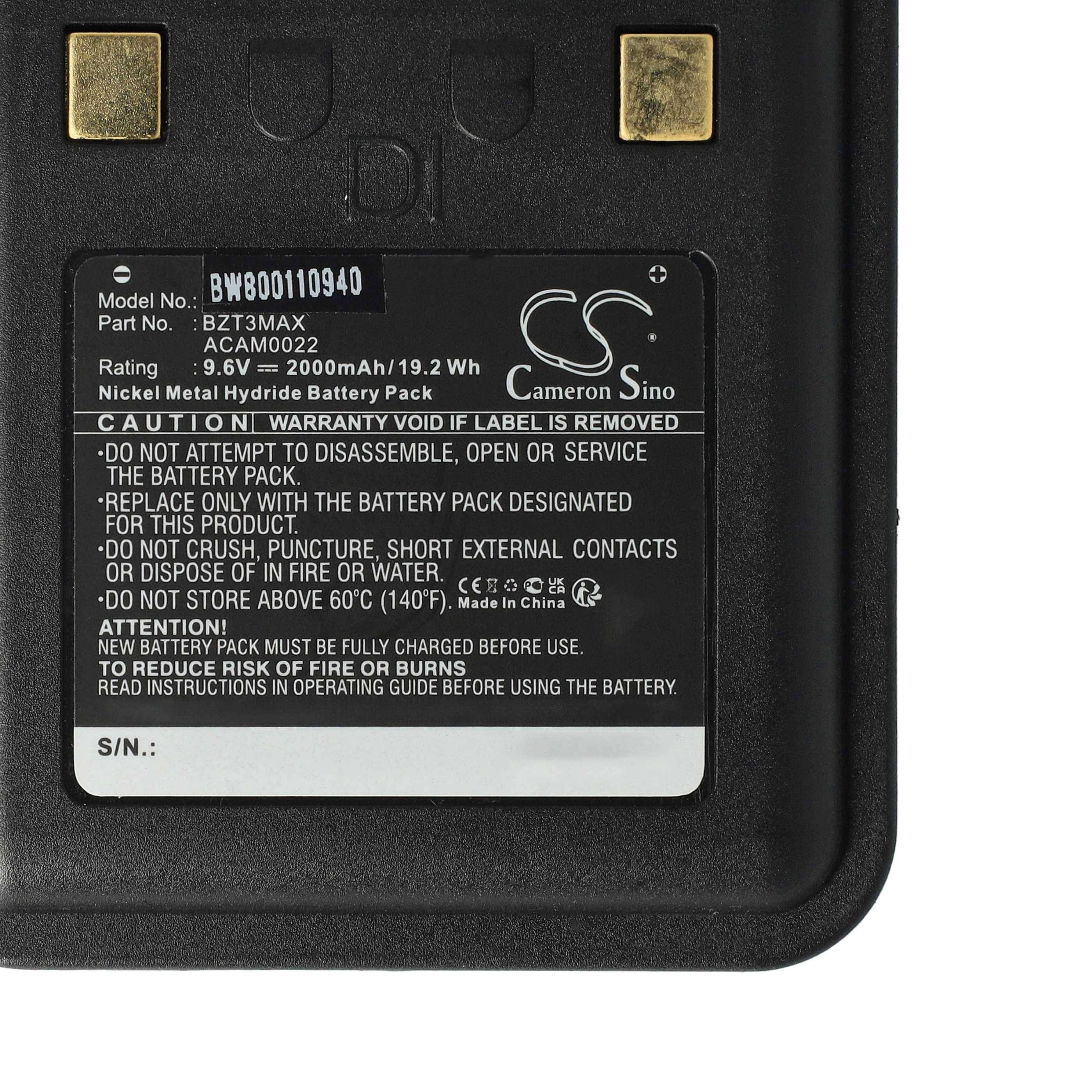Nahaufnahme eines Cameron Sino Nickel-Metallhydrid-Akkupacks mit Etikett, das Modell BW80110940, 9,6V 2000mAh/19,2Wh zeigt, mit Sicherheitswarnungen und Seriennummernfeld.